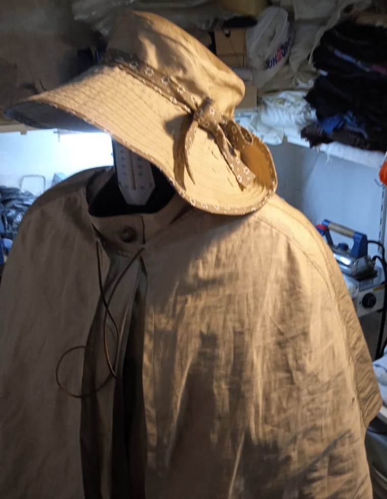 IMPERMEABILE con Cappello